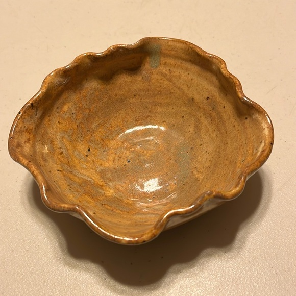 Pottery piece. Signed looks like pike - Picture 1 of 8